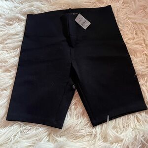 NWT Ann Taylor LOFT Black High Rise Slimming Biker Shorts Size SP